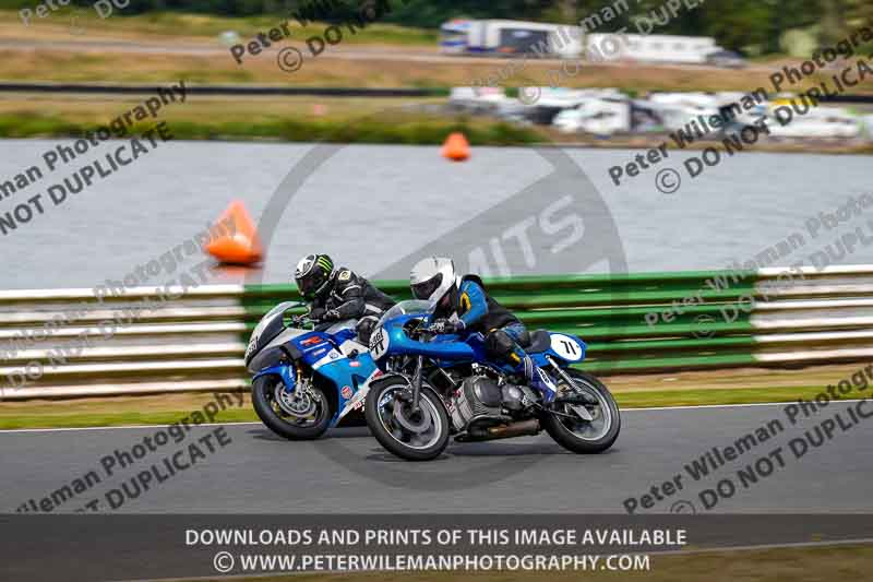 Vintage motorcycle club;eventdigitalimages;mallory park;mallory park trackday photographs;no limits trackdays;peter wileman photography;trackday digital images;trackday photos;vmcc festival 1000 bikes photographs